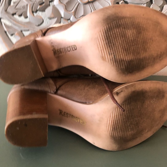 Sherpa lined brown heeled boots 6.5 - Picture 5 of 7